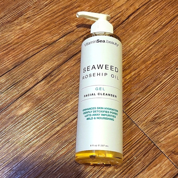 Vitamin Sea Beauty SeaWeed Rosehip Oil Facial Gel Cleanser NWT - Picture 1 of 2